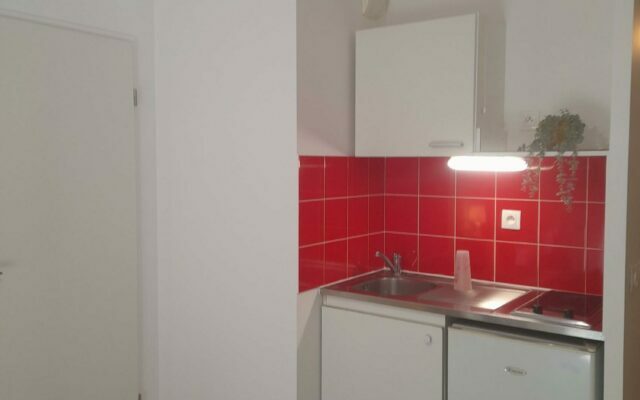 Kitchenette résidence Edgar Faure à Palaiseau