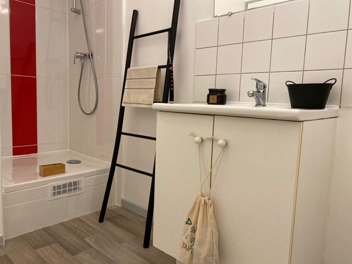 Salle de bain résidence étudiante Du Parc à Charenton-le-Pont - Arpej