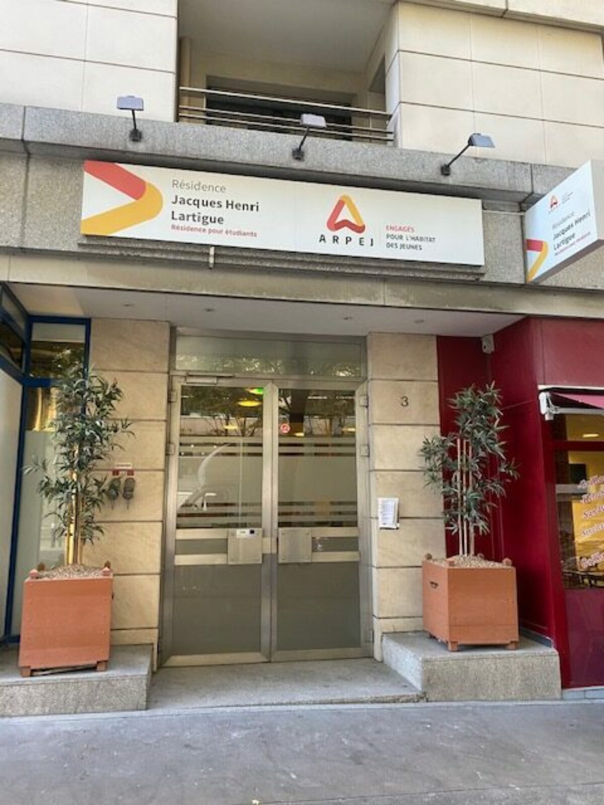 extérieur résidence étudiante Jacques Henri Lartigue à Courbevoie - ARPEJ