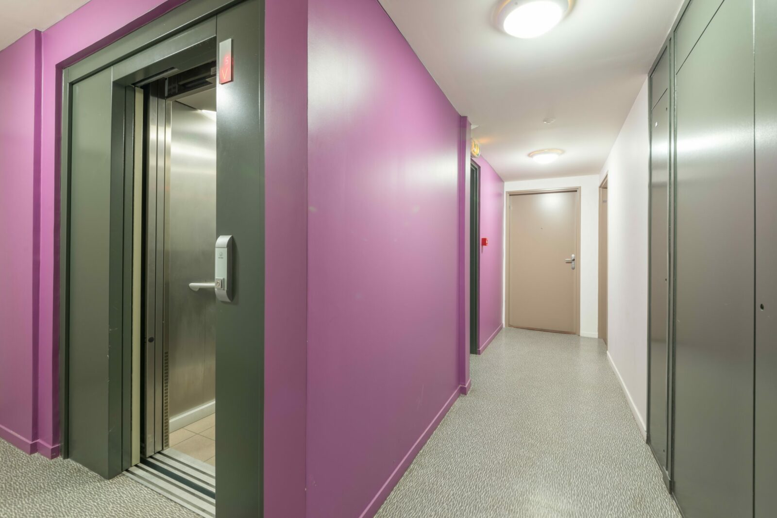 Hall d'entrée résidence étudiante Baudin à Gennevilliers - Arpej