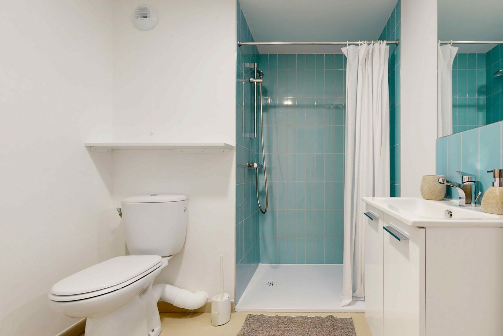 salle d'eau résidence étudiante Claudie Haigneré à Palaiseau - Arpej