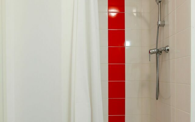 salle de bain résidence étudiante Edgar Faure à Palaiseau - ARPEJ