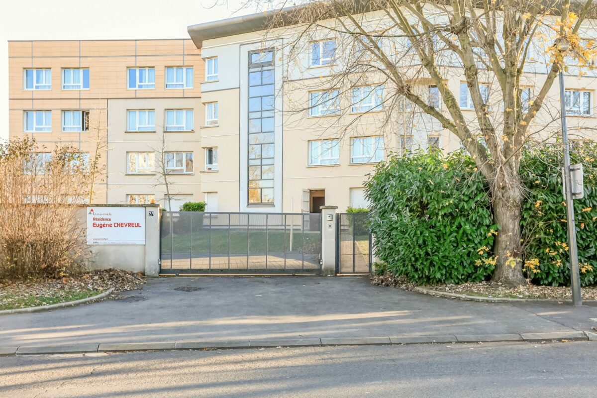 extérieur résidence étudiante Eugène Chevreul à Massy - ARPEJ