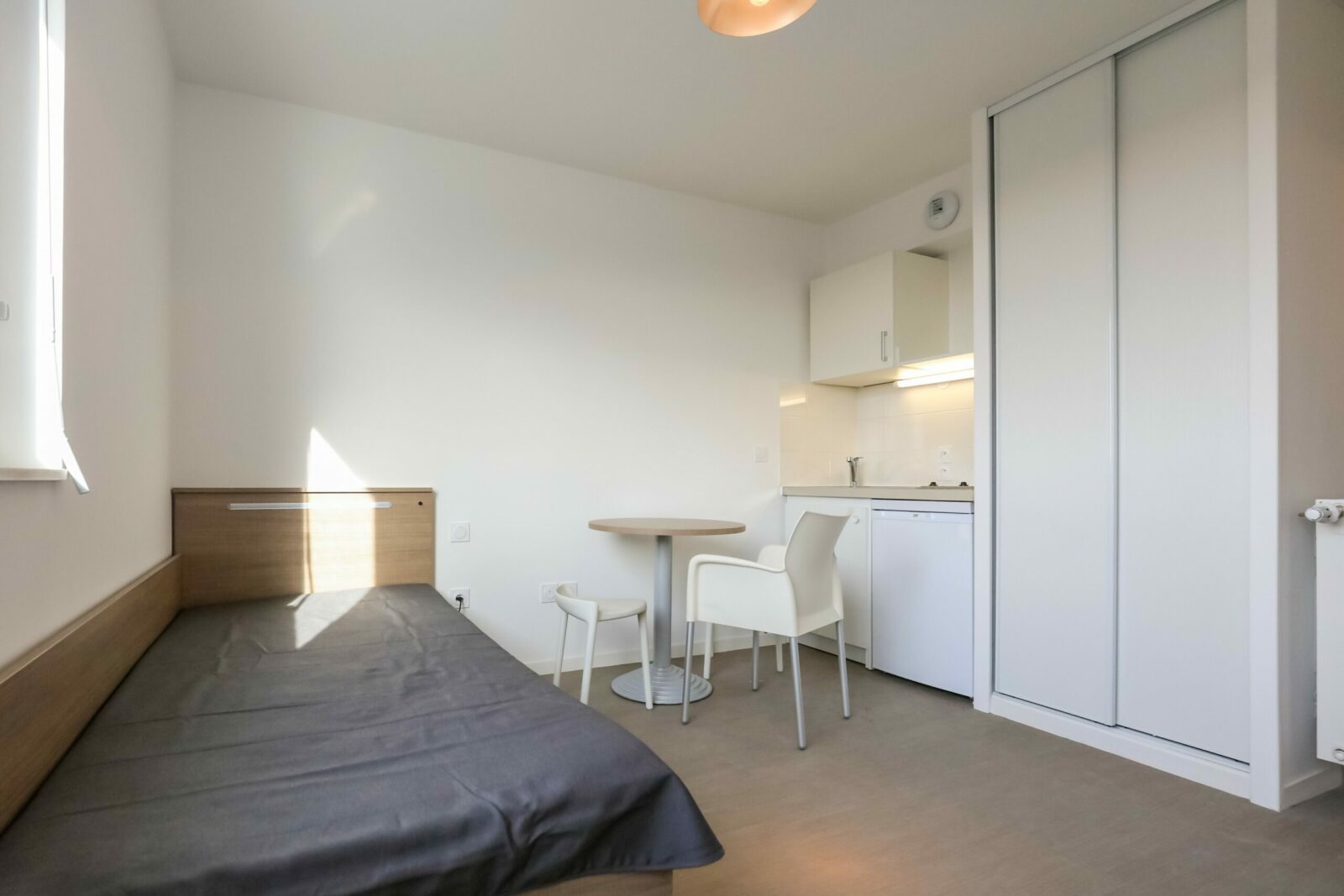 studio et kitchenette résidence jeunes actifs La Cerisaie à Fresnes - ARPEJ