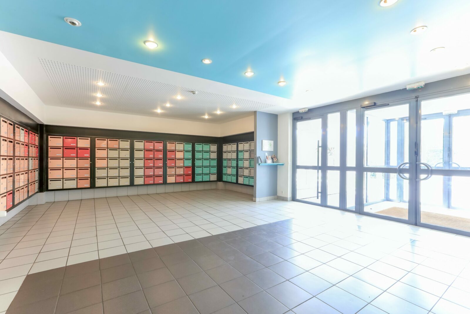 Hall - résidence étudiante Vélizy-Villacoublay - Victor Guerreau